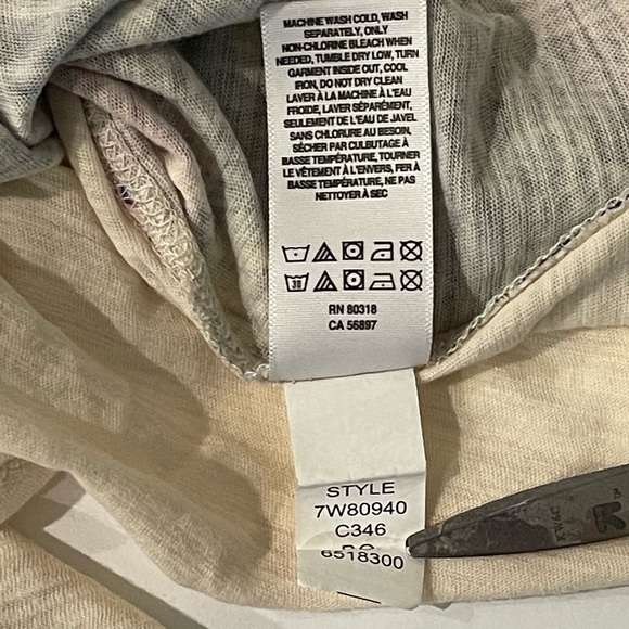 Lucky Brand Feather V Neck Short Sleeve Top Small - Picture 3 of 8